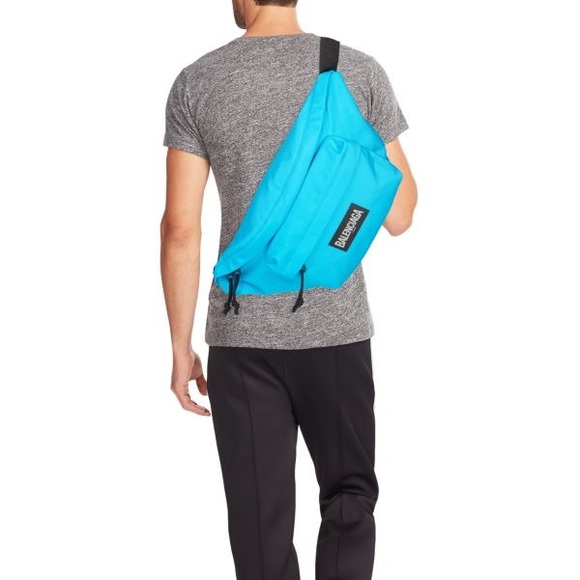 BALENCIAGA Oversized Logo Belt Bag MSRP: $950 - Picture 4 of 10